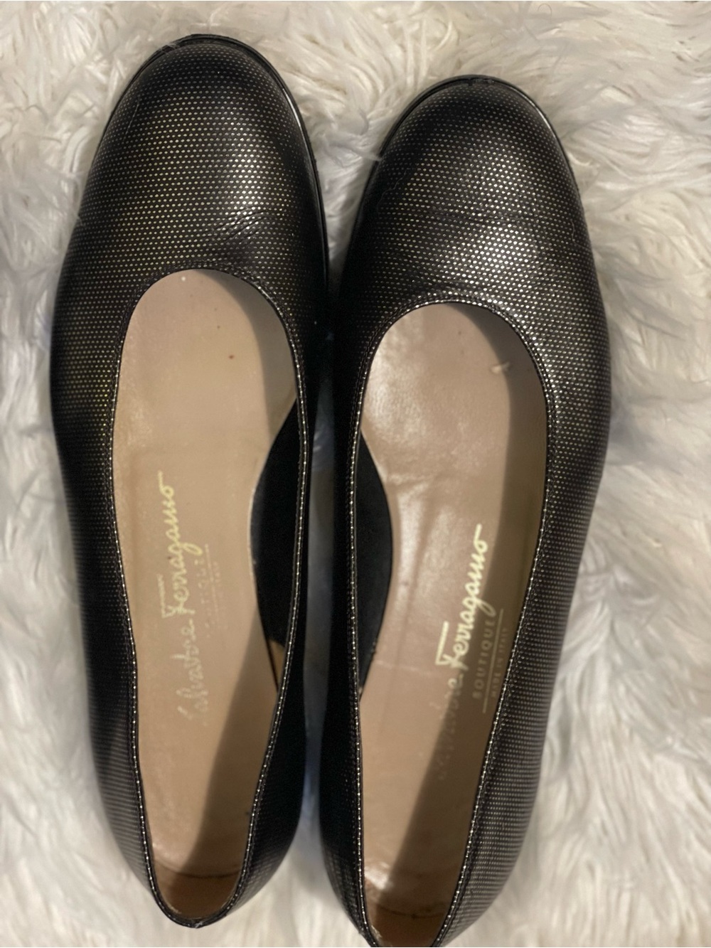 Salvatore Ferragamo Boutique Textured Leather Flats – Made in Italy, size 9E